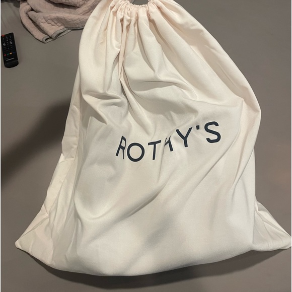 Rothy’s The Bucket Bag Ink and Ivory - Picture 4 of 4